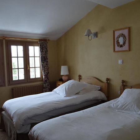 Auberge Des Chasseurs Echenevex Room photo