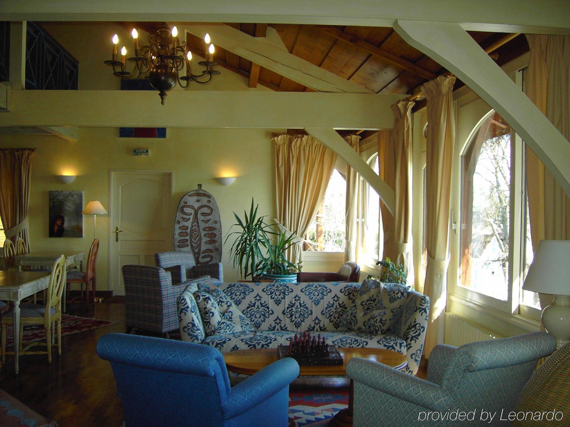 Auberge Des Chasseurs Echenevex Interior photo