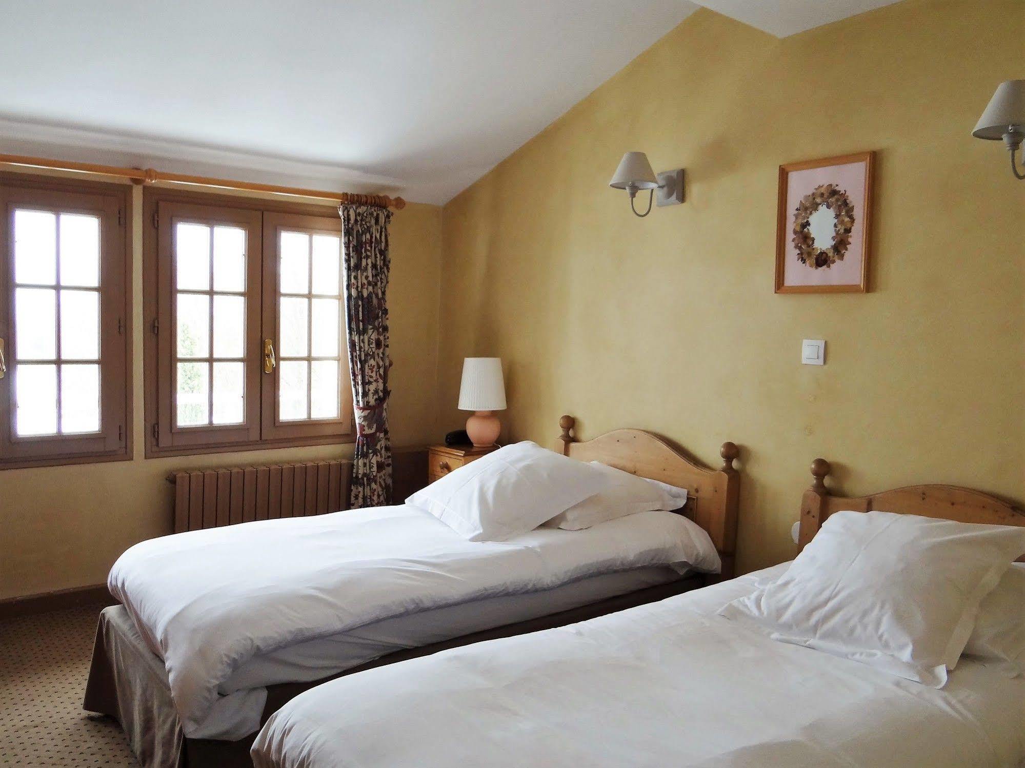 Auberge Des Chasseurs Echenevex Exterior photo